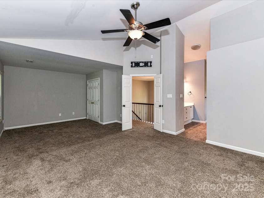 6027 Edinmeadow Lane, Charlotte, NC 28269.  MLS# CAR4284347, YatesRealty ID 8297. 