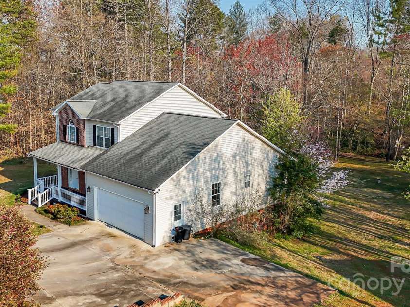 200 Winding Creek Drive, Morganton, NC 28655.  MLS# CAR4232037, YatesRealty ID 8298. 