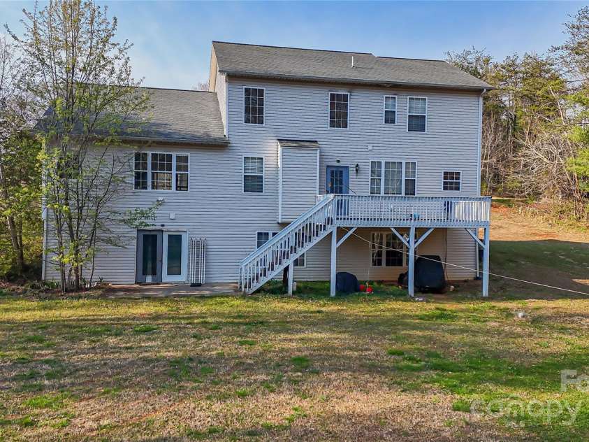 200 Winding Creek Drive, Morganton, NC 28655.  MLS# CAR4232037, YatesRealty ID 8298. 