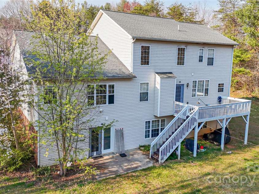 200 Winding Creek Drive, Morganton, NC 28655.  MLS# CAR4232037, YatesRealty ID 8298. 