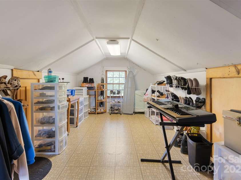 112 11th Street, Hildebran, NC 28637.  MLS# CAR4245472, YatesRealty ID 8299. 