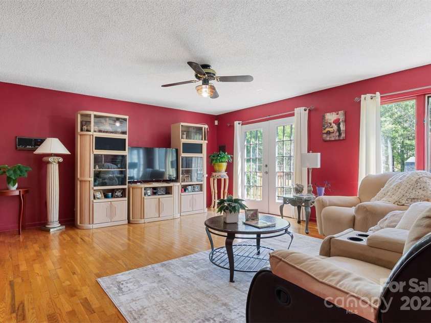 112 11th Street, Hildebran, NC 28637.  MLS# CAR4245472, YatesRealty ID 8299. 