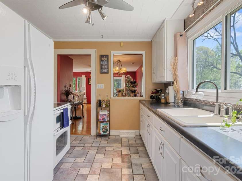 112 11th Street, Hildebran, NC 28637.  MLS# CAR4245472, YatesRealty ID 8299. 