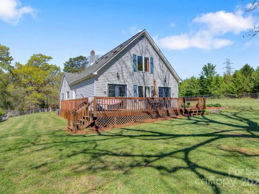 112 11th Street, Hildebran, NC 28637.  MLS# CAR4245472, YatesRealty ID 8299. 