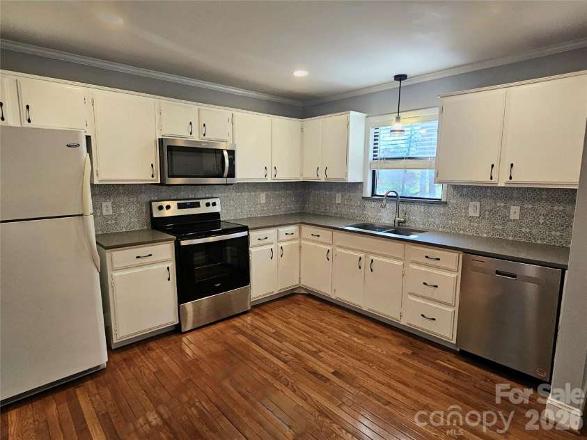 506 Settlement Drive, Midland, NC 28107.  MLS# CAR4335976, YatesRealty ID 8299. 