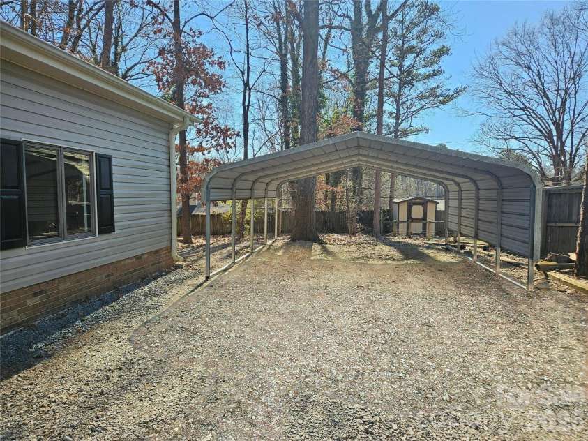 506 Settlement Drive, Midland, NC 28107.  MLS# CAR4335976, YatesRealty ID 8299. 