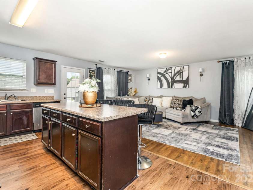 1029 Sundance Drive, Gastonia, NC 28054.  MLS# CAR4303108, YatesRealty ID 83. 