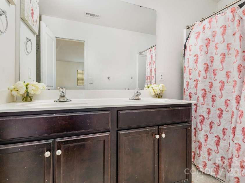 1029 Sundance Drive, Gastonia, NC 28054.  MLS# CAR4303108, YatesRealty ID 83. 