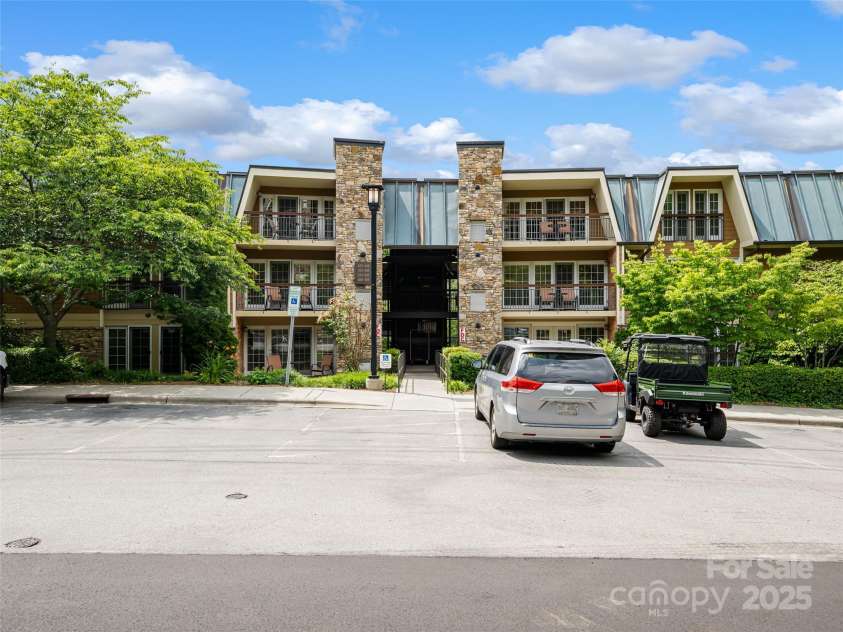 118 Bowling Park Road, Asheville, NC 28803.  MLS# CAR4128306, YatesRealty ID 83. 