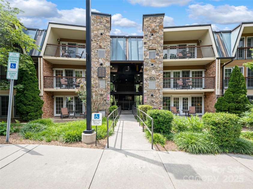 118 Bowling Park Road, Asheville, NC 28803.  MLS# CAR4128306, YatesRealty ID 83. Welcome to Residences at Biltmore!