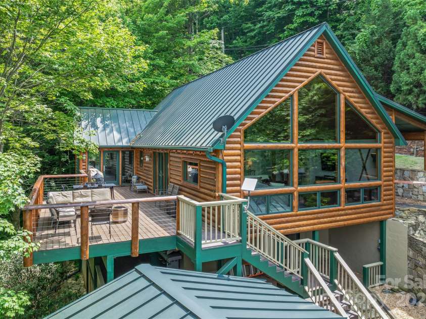 18 Hummingbird Hill, Black Mountain, NC 28711.  MLS# CAR4136784, YatesRealty ID 830. 