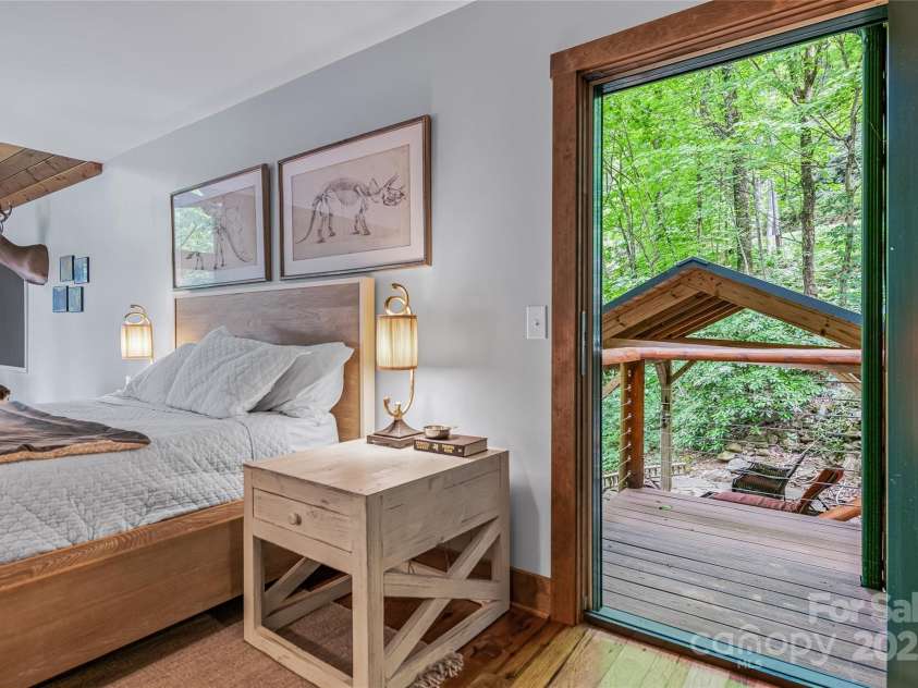 18 Hummingbird Hill, Black Mountain, NC 28711.  MLS# CAR4136784, YatesRealty ID 830. 