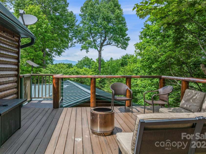 18 Hummingbird Hill, Black Mountain, NC 28711.  MLS# CAR4136784, YatesRealty ID 830. 