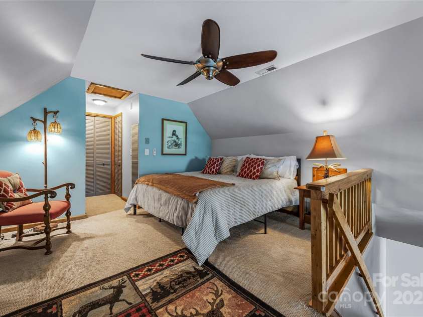 18 Hummingbird Hill, Black Mountain, NC 28711.  MLS# CAR4136784, YatesRealty ID 830. 