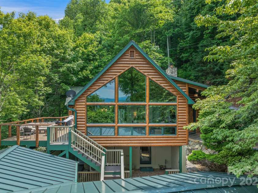 18 Hummingbird Hill, Black Mountain, NC 28711.  MLS# CAR4136784, YatesRealty ID 830. 