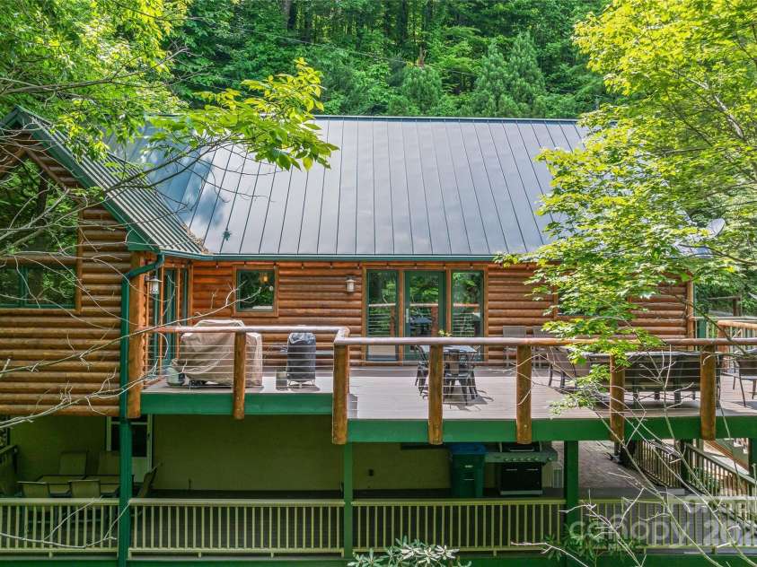 18 Hummingbird Hill, Black Mountain, NC 28711.  MLS# CAR4136784, YatesRealty ID 830. 