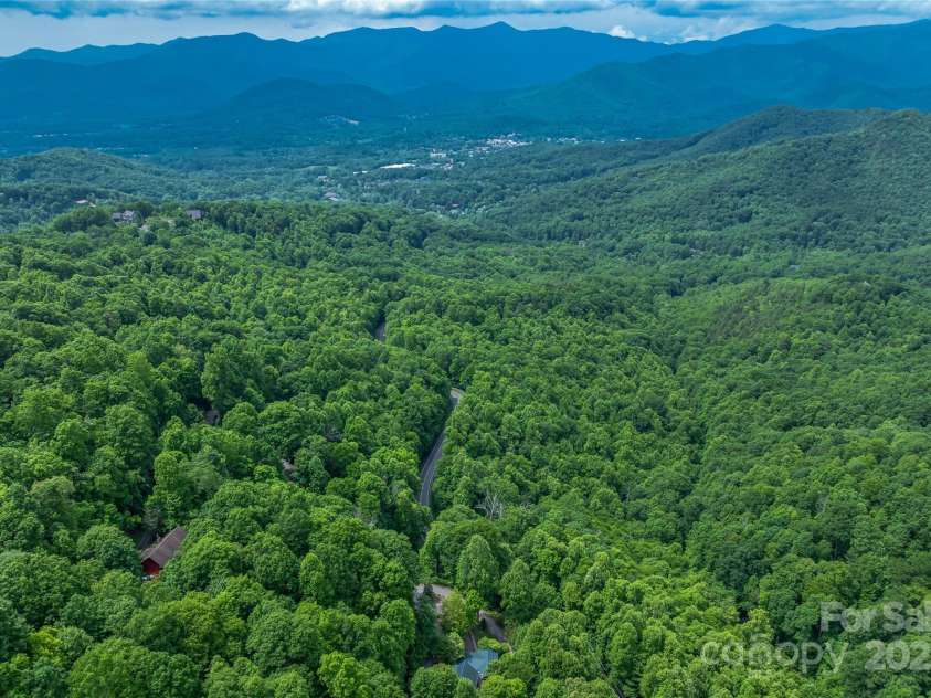 18 Hummingbird Hill, Black Mountain, NC 28711.  MLS# CAR4136784, YatesRealty ID 830. 