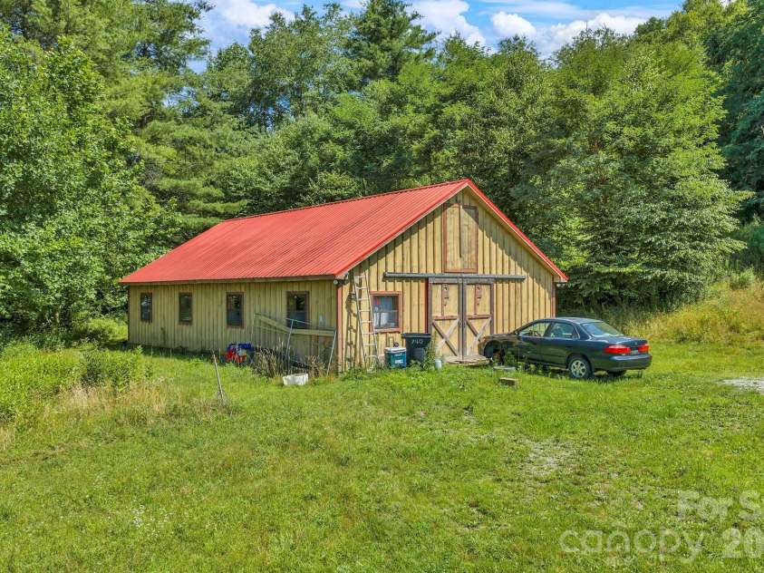 3606 NC Highway 194 None, Sugar Grove, NC 28679.  MLS# CAR4327655, YatesRealty ID 830. Large, usable barn!