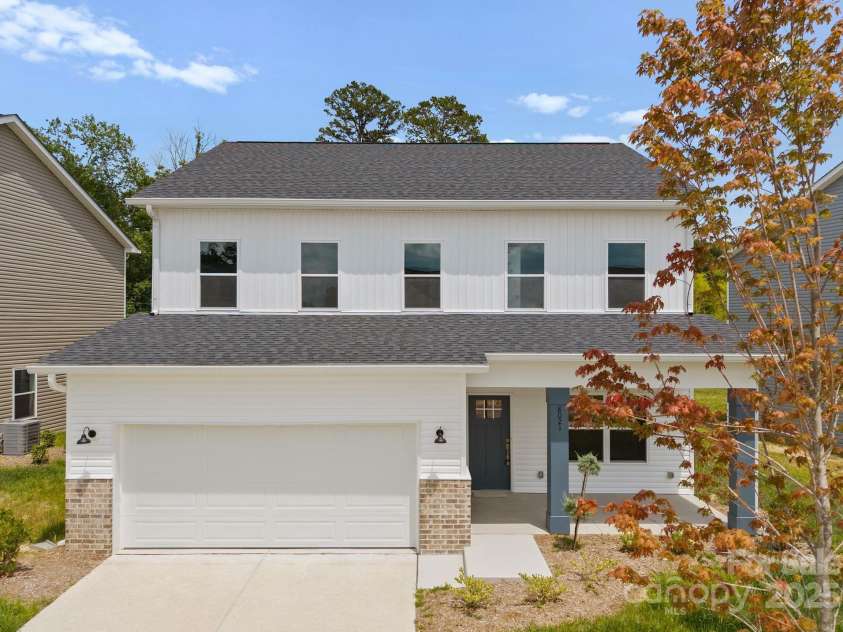 8017 Joy Crossing Lane, Charlotte, NC 28214.  MLS# CAR4280829, YatesRealty ID 830. 