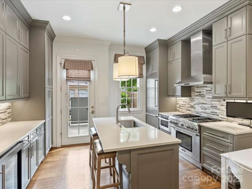 2616 Colton Drive, Charlotte, NC 28211.  MLS# CAR4245774, YatesRealty ID 8300. Kitchen