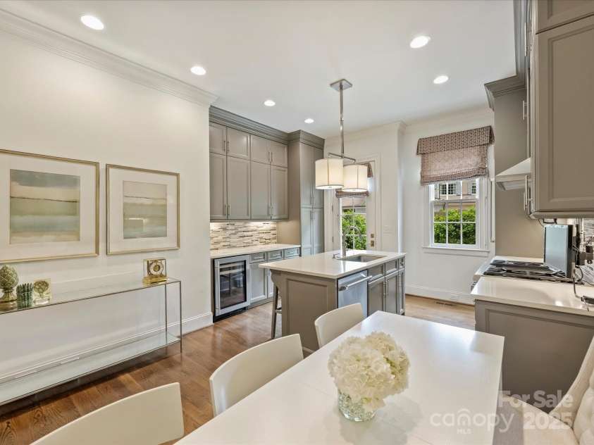 2616 Colton Drive, Charlotte, NC 28211.  MLS# CAR4245774, YatesRealty ID 8300. Kitchen