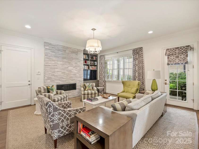 2616 Colton Drive, Charlotte, NC 28211.  MLS# CAR4245774, YatesRealty ID 8300. Living Room