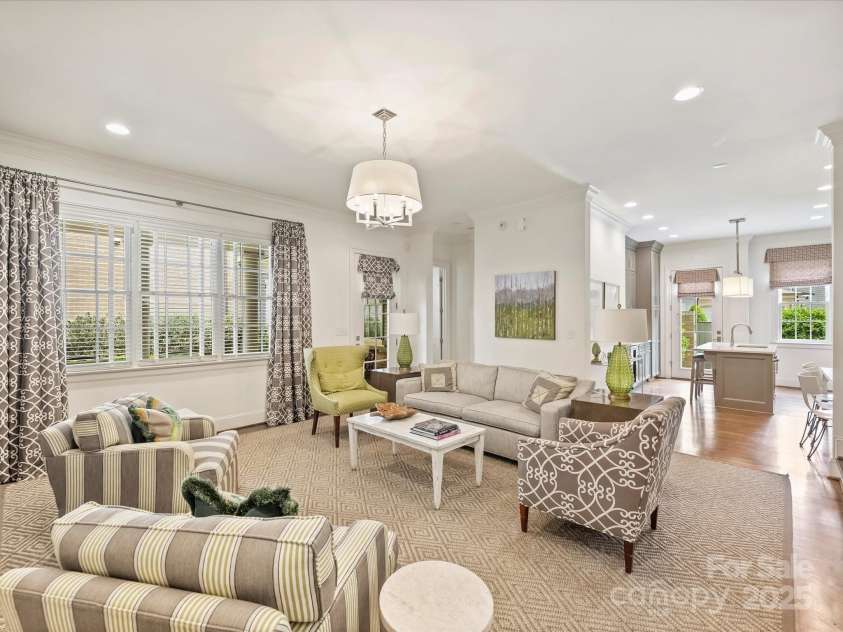 2616 Colton Drive, Charlotte, NC 28211.  MLS# CAR4245774, YatesRealty ID 8300. Living Room