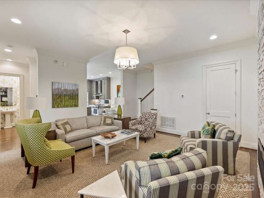 2616 Colton Drive, Charlotte, NC 28211.  MLS# CAR4245774, YatesRealty ID 8300. Living Room