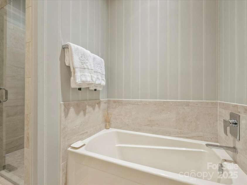 2616 Colton Drive, Charlotte, NC 28211.  MLS# CAR4245774, YatesRealty ID 8300. Primary Bathroom