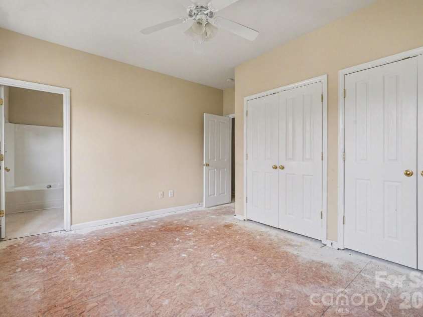 4008 Wilgrove Way Drive, Charlotte, NC 28213.  MLS# CAR4355003, YatesRealty ID 8301. 