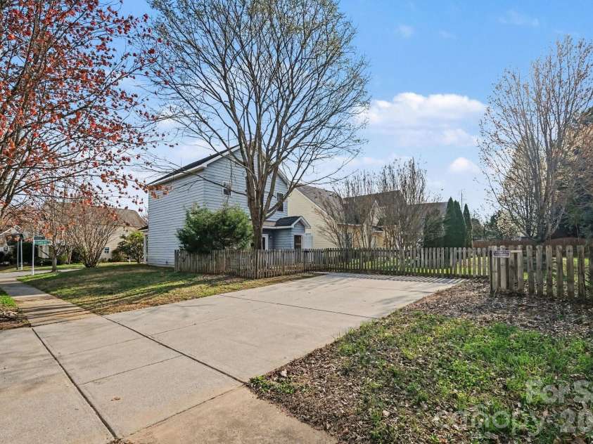 4008 Wilgrove Way Drive, Charlotte, NC 28213.  MLS# CAR4355003, YatesRealty ID 8301. 