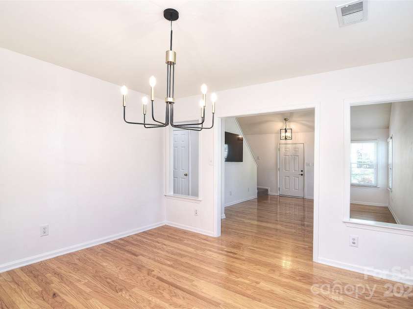 6631 Vlosi Drive, Charlotte, NC 28226.  MLS# CAR4248548, YatesRealty ID 8301. 