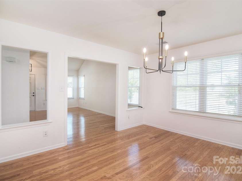6631 Vlosi Drive, Charlotte, NC 28226.  MLS# CAR4248548, YatesRealty ID 8301. 