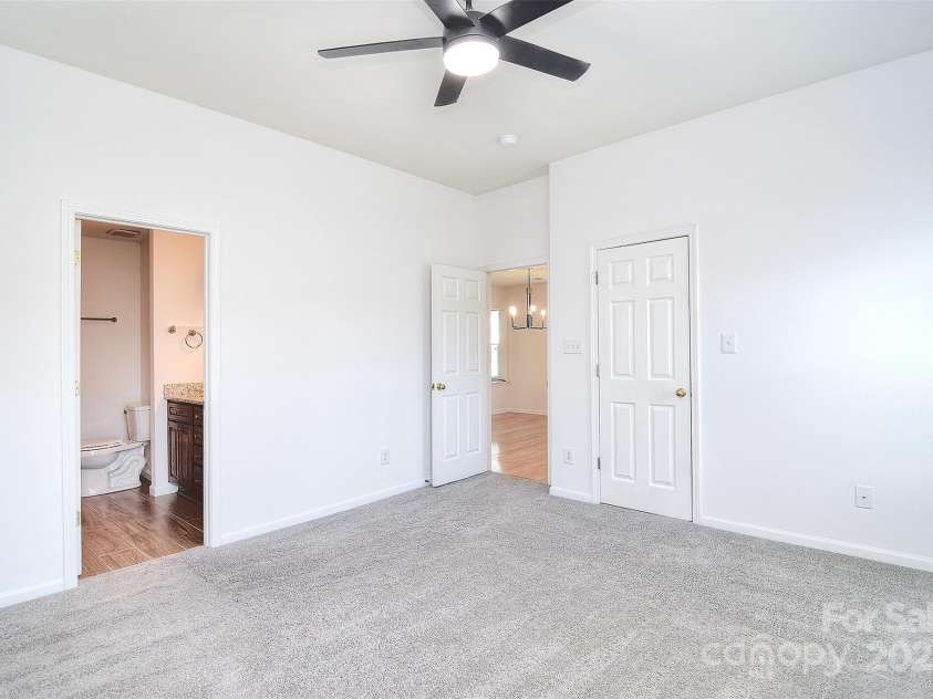 6631 Vlosi Drive, Charlotte, NC 28226.  MLS# CAR4248548, YatesRealty ID 8301. 