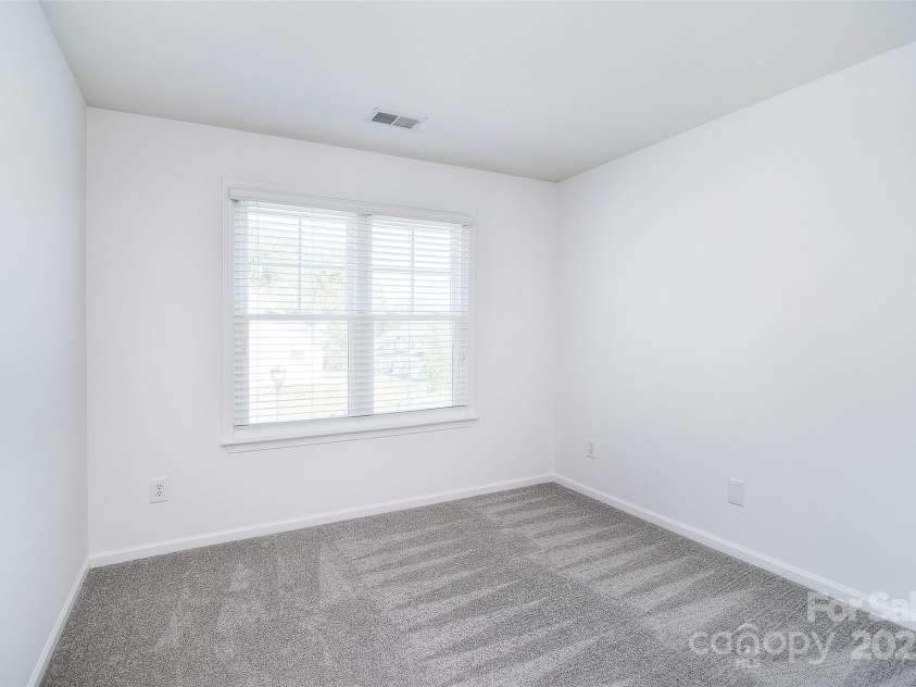 6631 Vlosi Drive, Charlotte, NC 28226.  MLS# CAR4248548, YatesRealty ID 8301. 