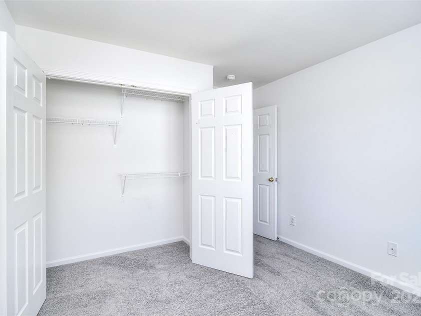 6631 Vlosi Drive, Charlotte, NC 28226.  MLS# CAR4248548, YatesRealty ID 8301. 