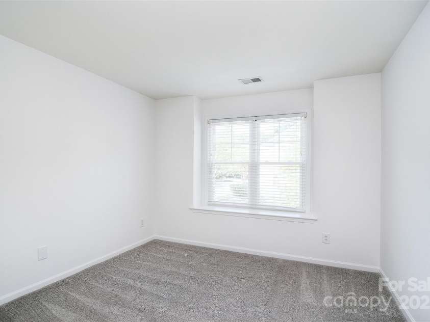 6631 Vlosi Drive, Charlotte, NC 28226.  MLS# CAR4248548, YatesRealty ID 8301. 