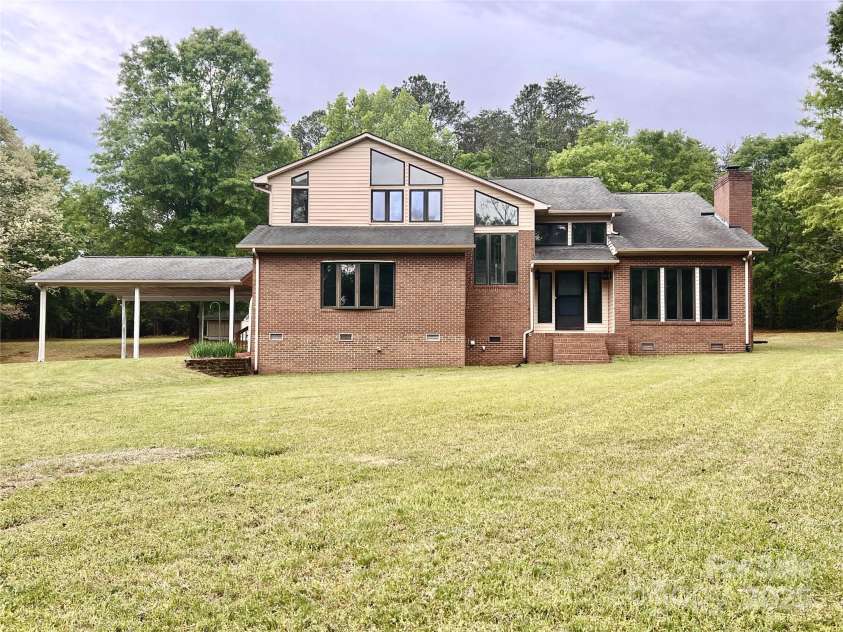 611 Stowe Road, Clover, SC 29710.  MLS# CAR4249754, YatesRealty ID 8302. Welcome home to Stowe Road!