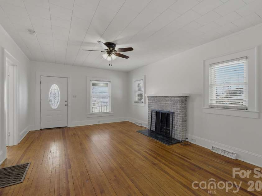 112 Myrtle Street, Morganton, NC 28655.  MLS# CAR4337598, YatesRealty ID 8303. 