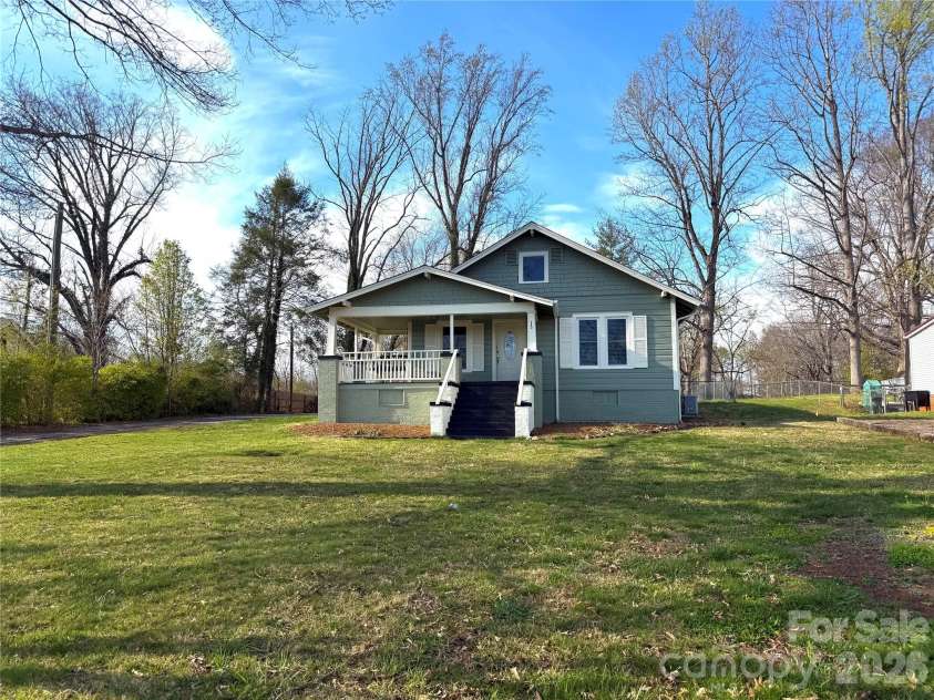 112 Myrtle Street, Morganton, NC 28655.  MLS# CAR4337598, YatesRealty ID 8303. 