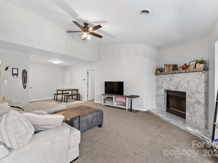 44 Ravencroft Lane, Asheville, NC 28803.  MLS# CAR4192799, YatesRealty ID 8303. 