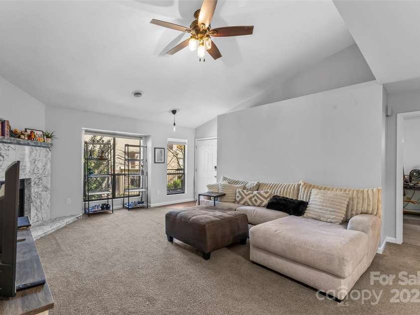 44 Ravencroft Lane, Asheville, NC 28803.  MLS# CAR4192799, YatesRealty ID 8303. 