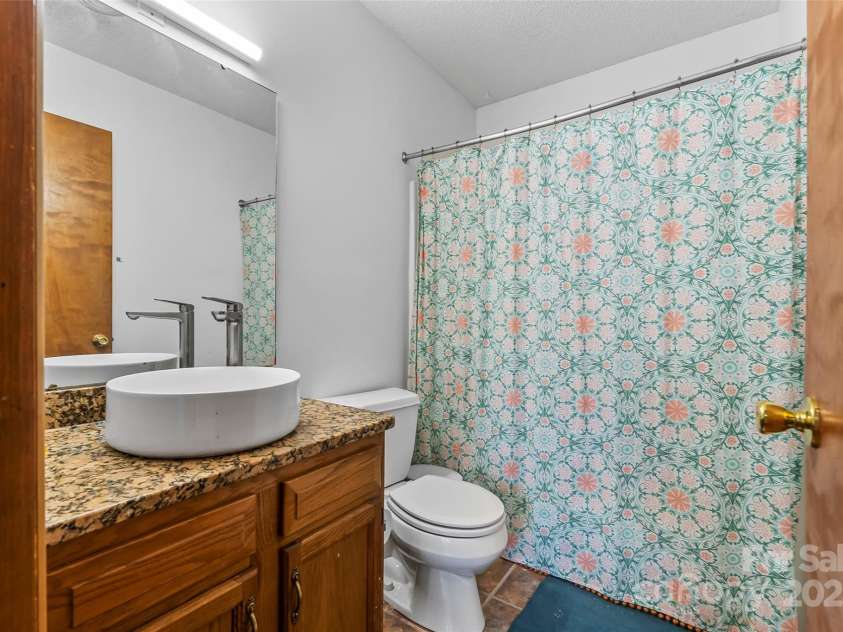 44 Ravencroft Lane, Asheville, NC 28803.  MLS# CAR4192799, YatesRealty ID 8303. 