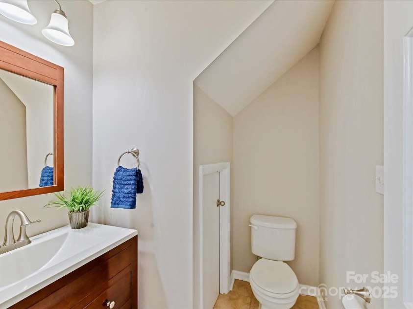 104 Aurora Lane, Huntersville, NC 28078.  MLS# CAR4248612, YatesRealty ID 8304. 