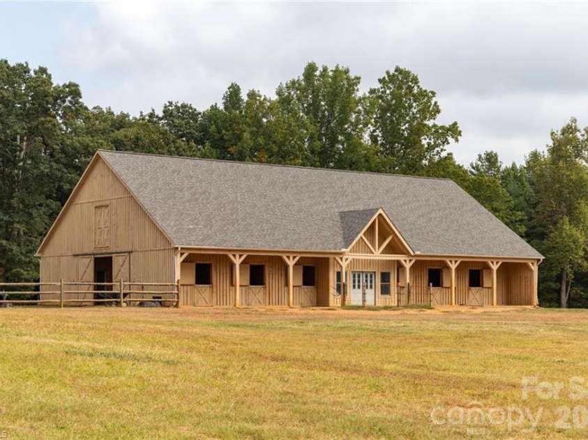 204 Violet Ridge, Lowgap, NC 27024.  MLS# CAR4335241, YatesRealty ID 8305. 