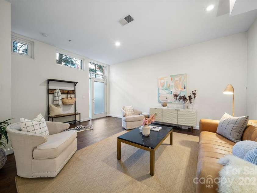 287 McDonald Avenue, Charlotte, NC 28203.  MLS# CAR4220329, YatesRealty ID 8306. 