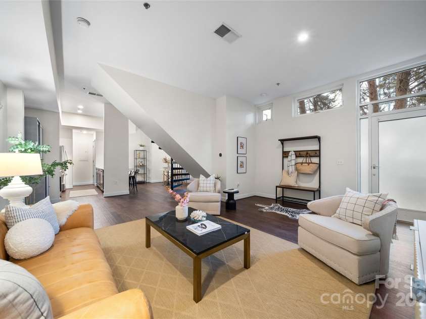 287 McDonald Avenue, Charlotte, NC 28203.  MLS# CAR4220329, YatesRealty ID 8306. 