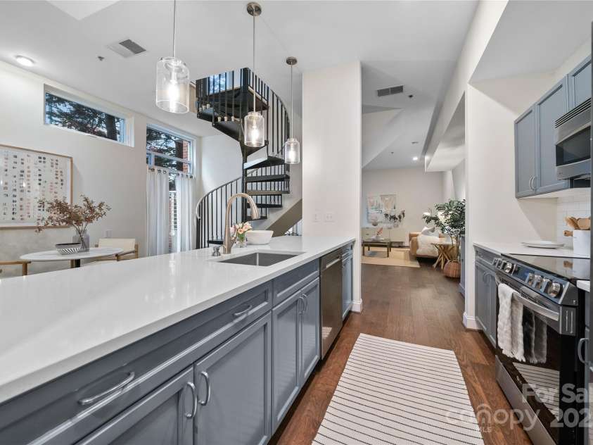 287 McDonald Avenue, Charlotte, NC 28203.  MLS# CAR4220329, YatesRealty ID 8306. 