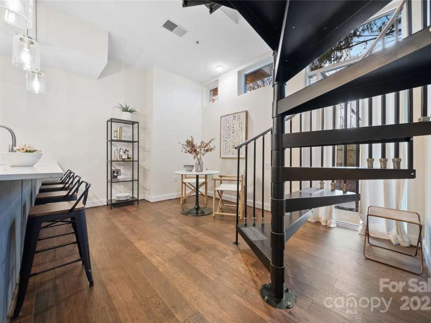 287 McDonald Avenue, Charlotte, NC 28203.  MLS# CAR4220329, YatesRealty ID 8306. 