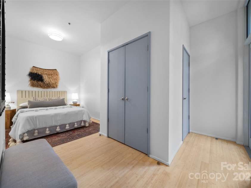 287 McDonald Avenue, Charlotte, NC 28203.  MLS# CAR4220329, YatesRealty ID 8306. 